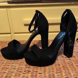 Women’s Lulu’s Black Platform Heel, Size: 7, Never been worn!